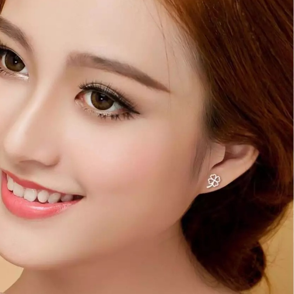 Sterling Silver 925 Clover Stud Earrings - Picture 2 of 4